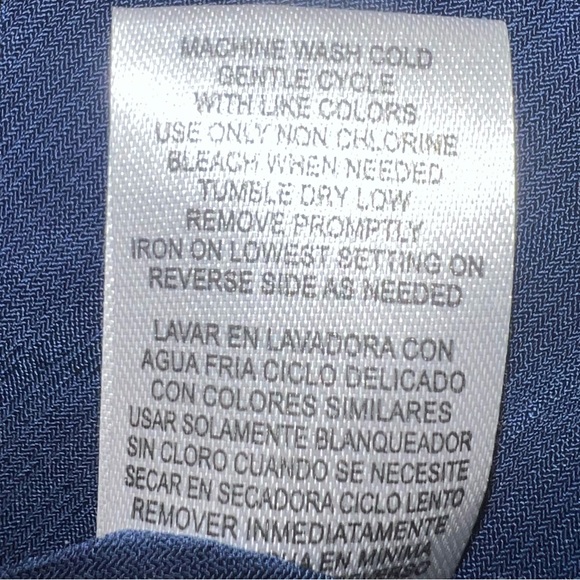 Heart and Soul Navy Blue Blouse… size Large. Smoke and Pet free - Picture 8 of 9